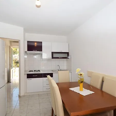 4 Otoka.4 Apartment